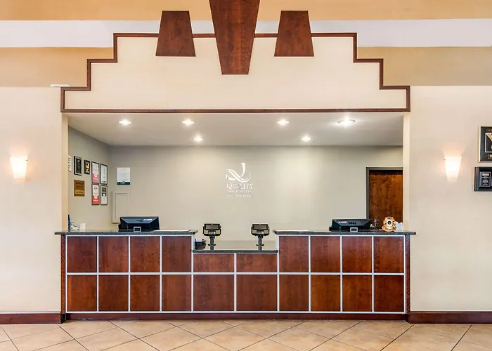 Quality Inn & Suites Tarpon Springs South